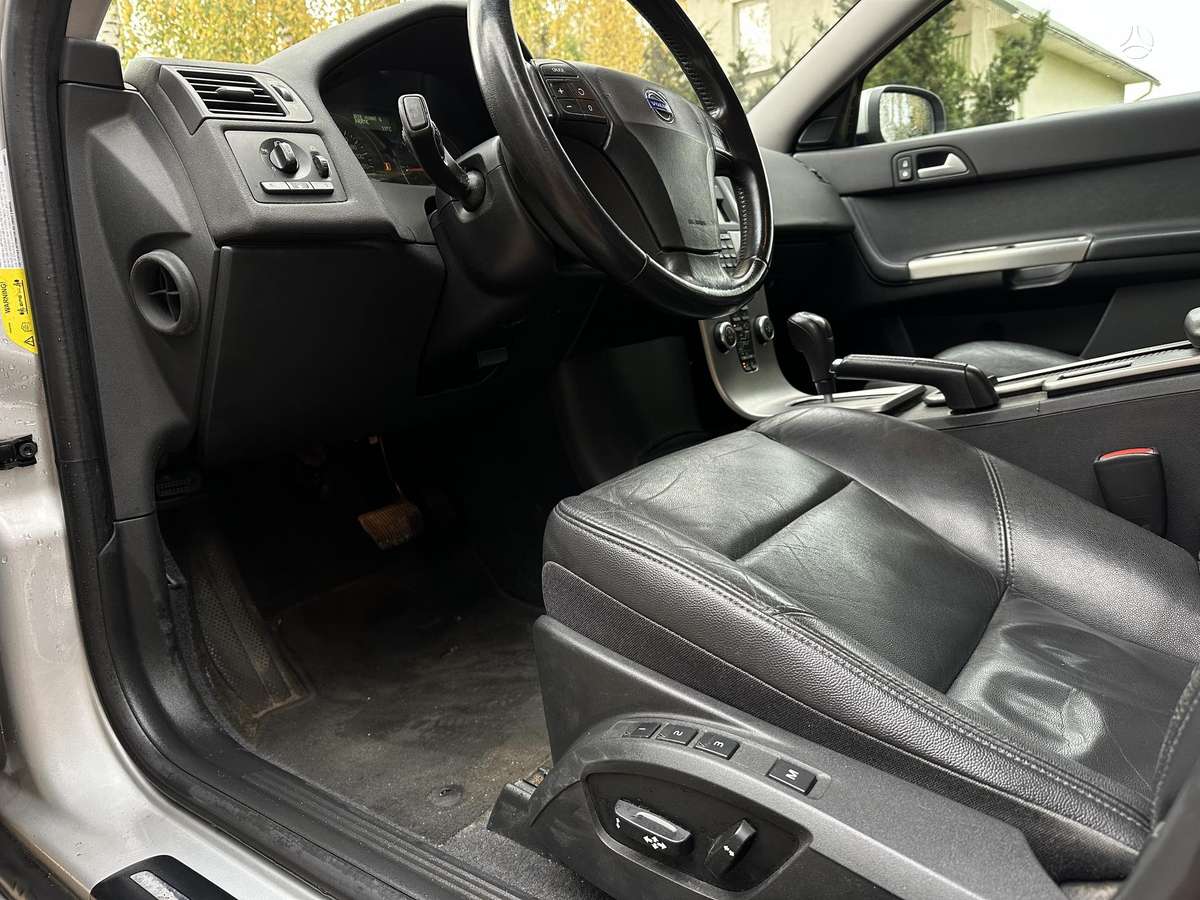 Volvo V50 2008 — photo 11