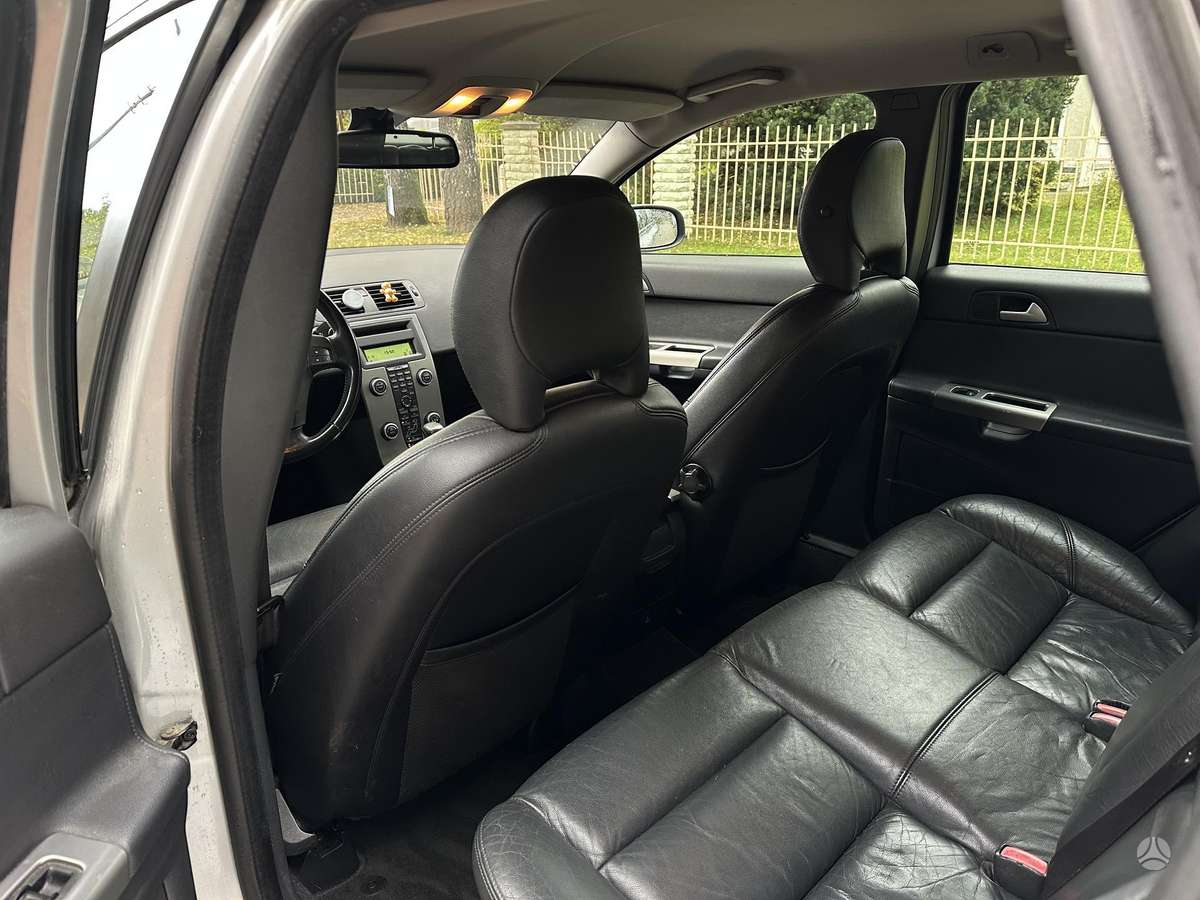 Volvo V50 2008 — photo 17