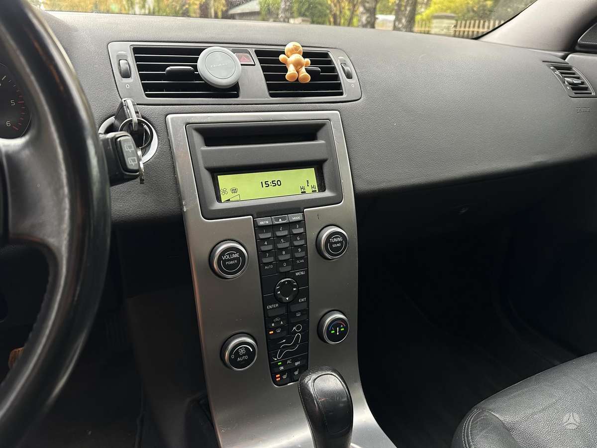 Volvo V50 2008 — photo 18