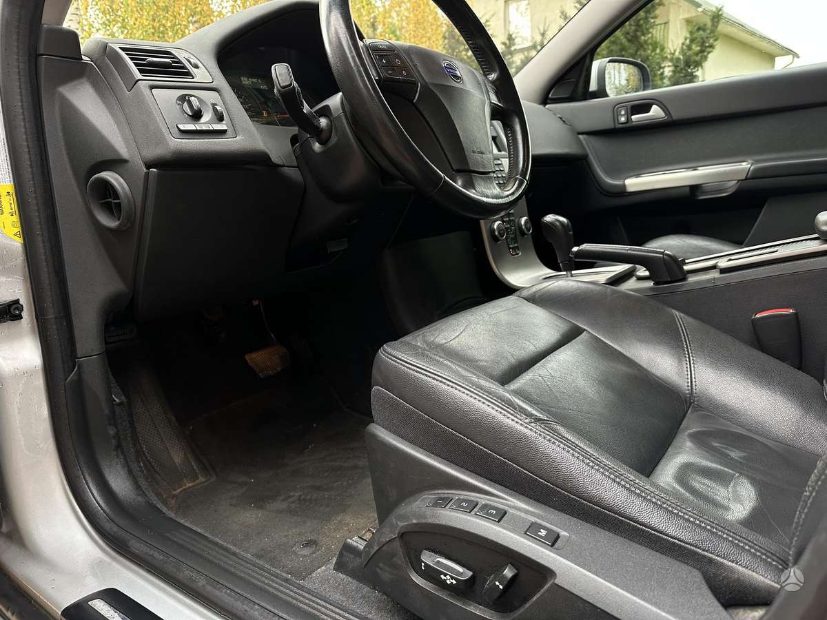 Volvo V50 2008 — photo 19