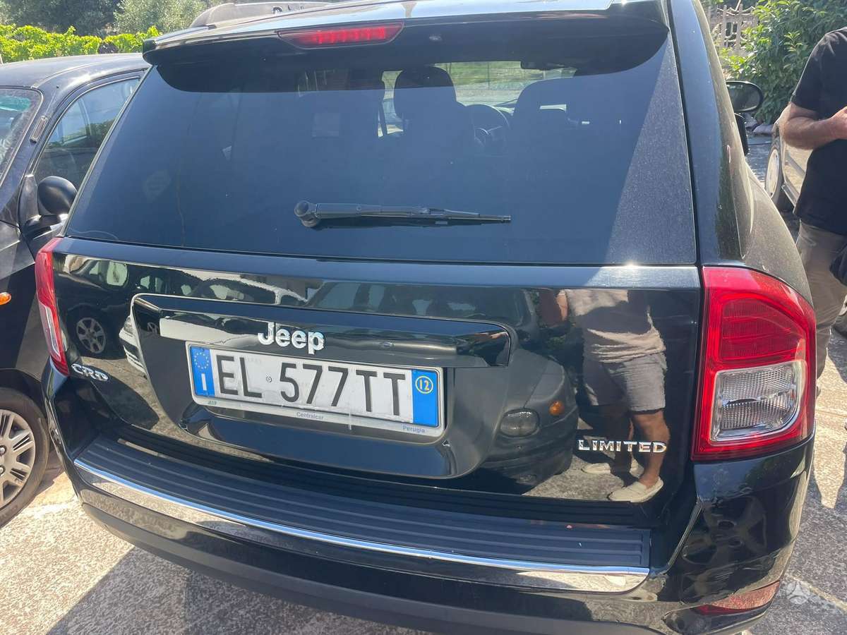 Jeep Compass 2012 — interior