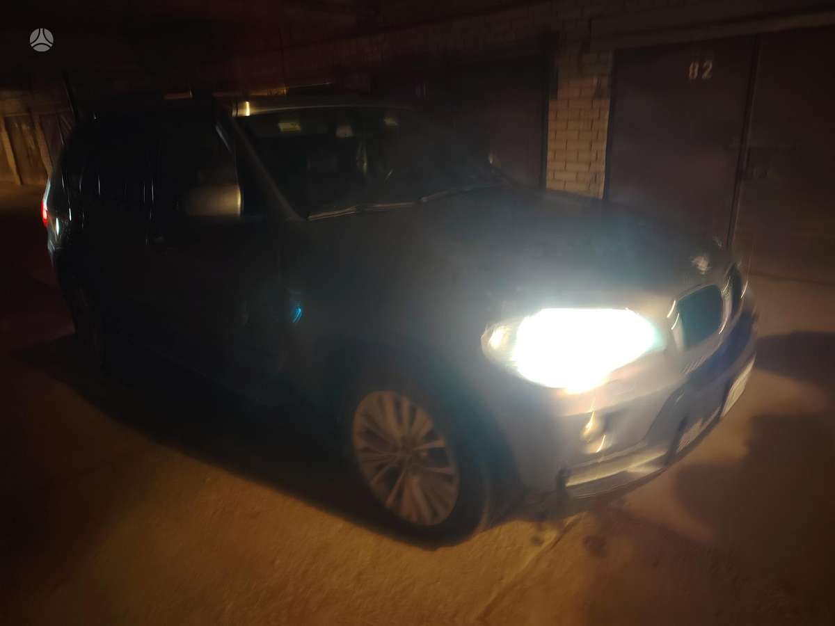 BMW X5 2010 — photo 6