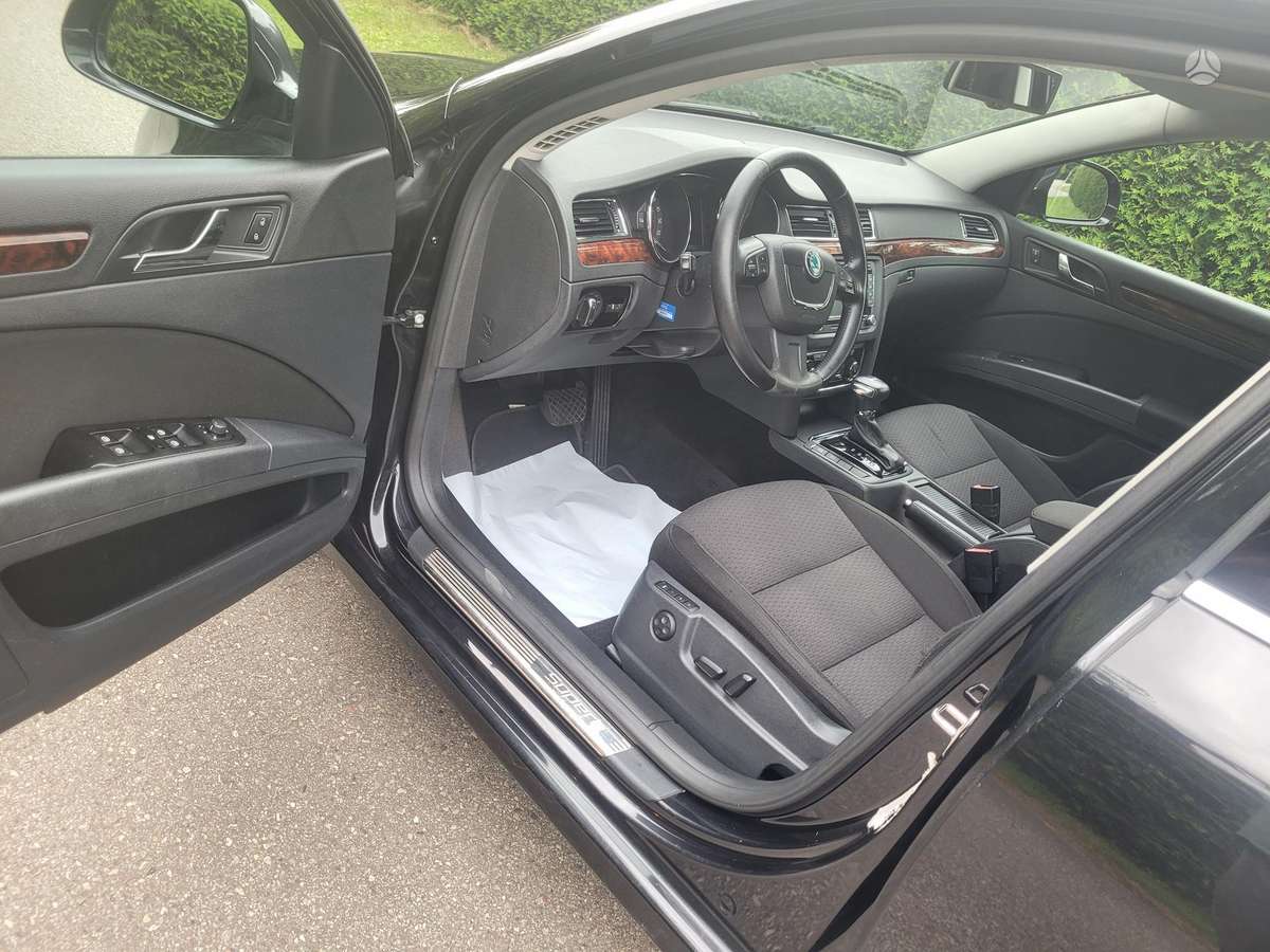 Skoda Superb 2012 — photo 10