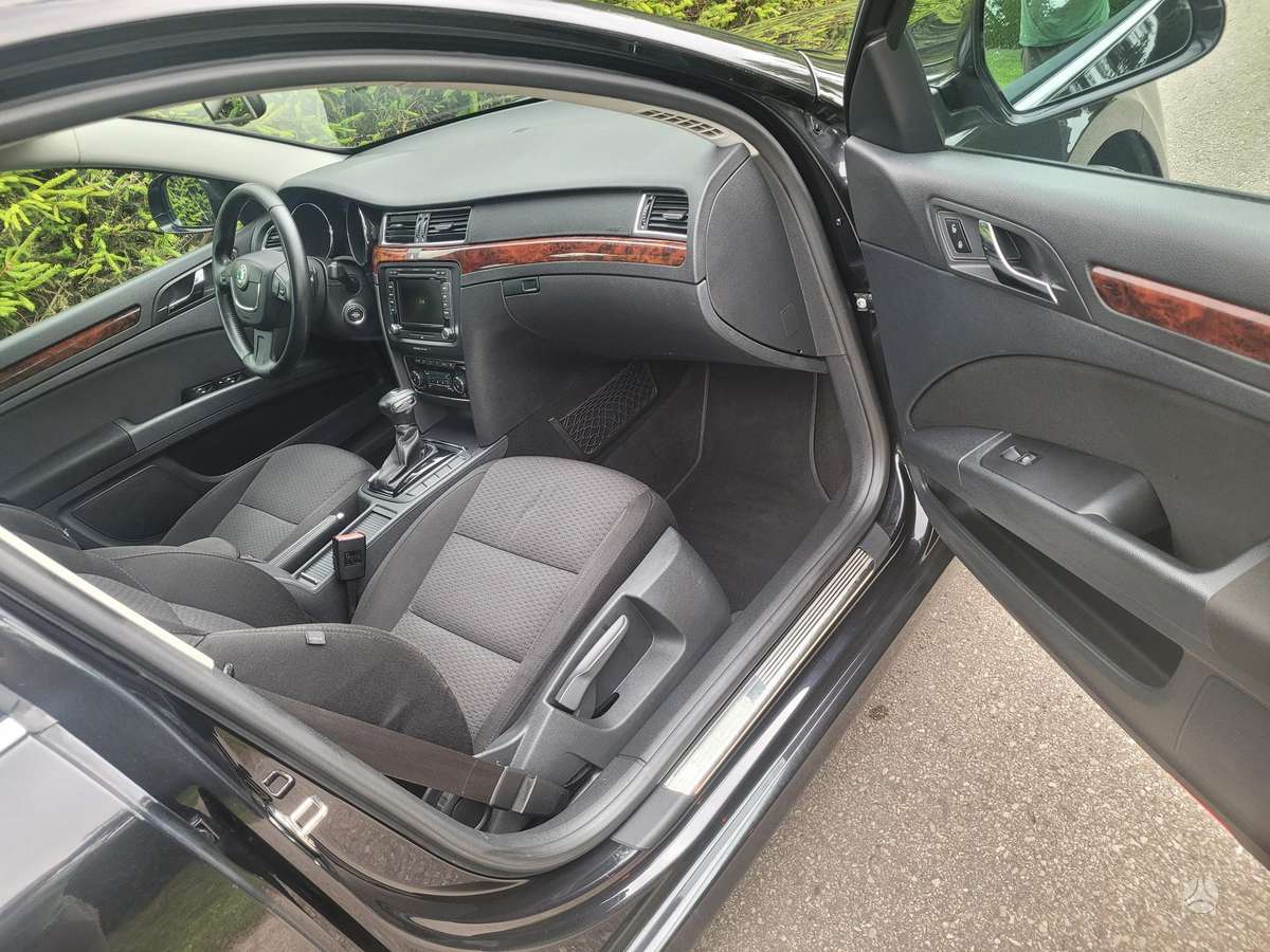 Skoda Superb 2012 — photo 8