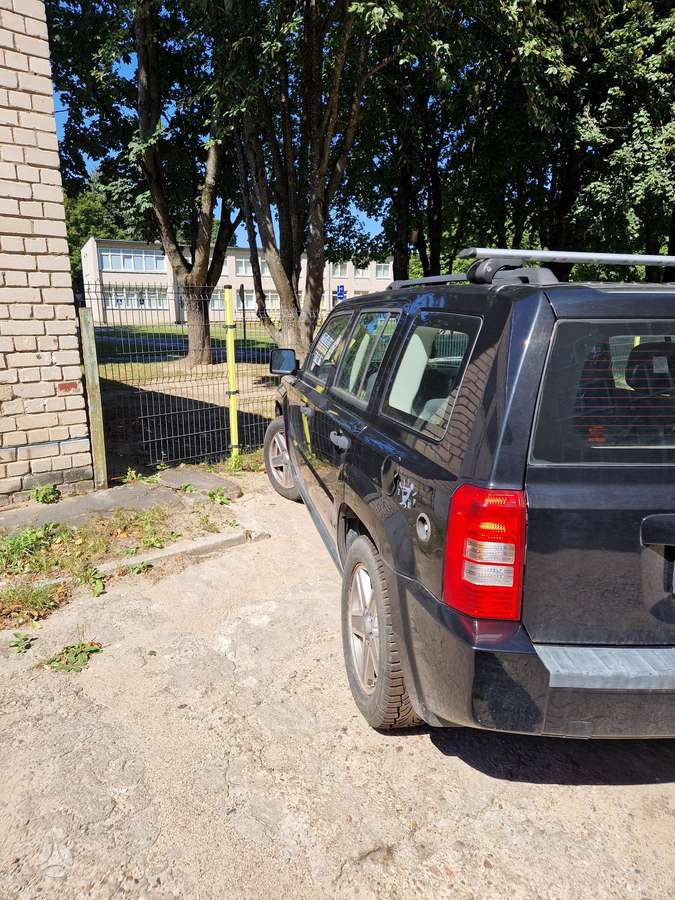 Jeep Patriot 2008 — rear view