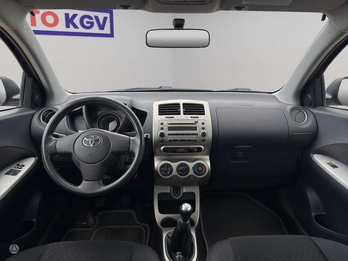 Toyota Urban 2009 — photo 12