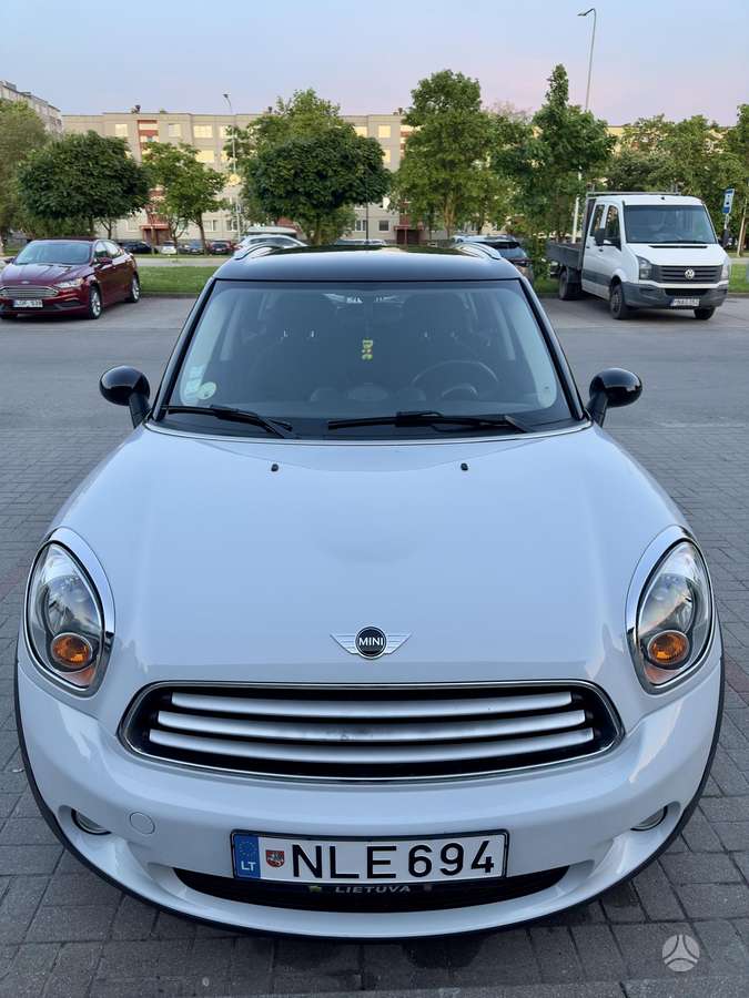 Mini Countryman 2012 — interior