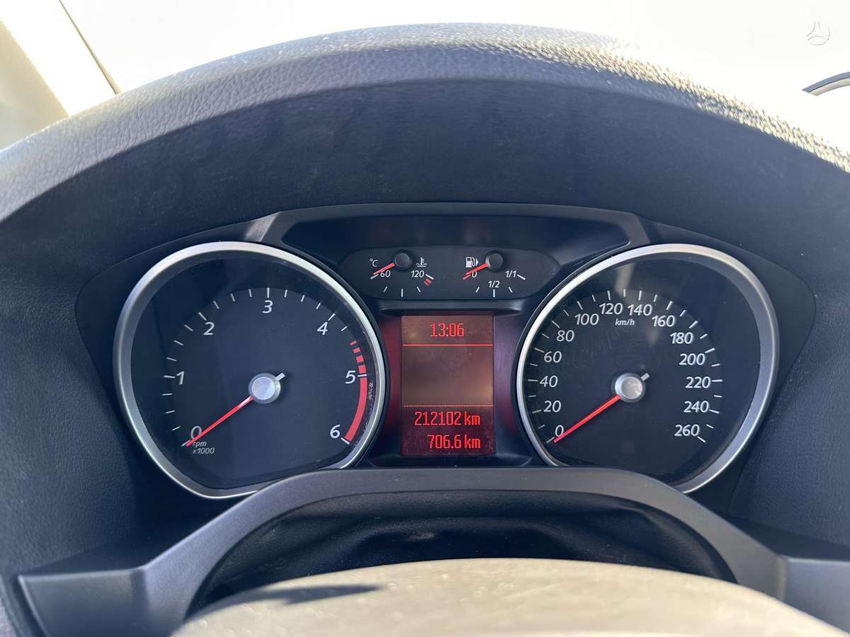 Ford Galaxy 2011 — photo 11