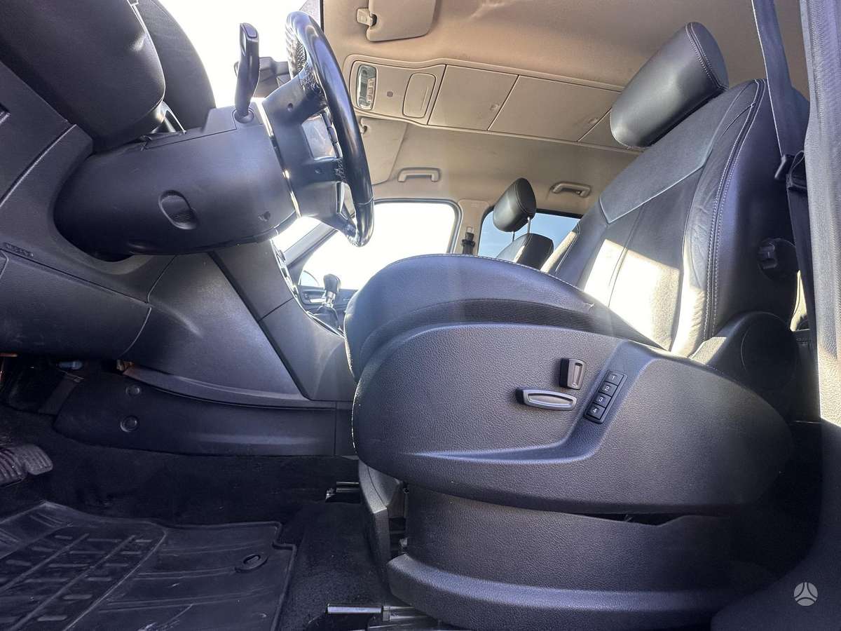 Ford Galaxy 2011 — photo 7