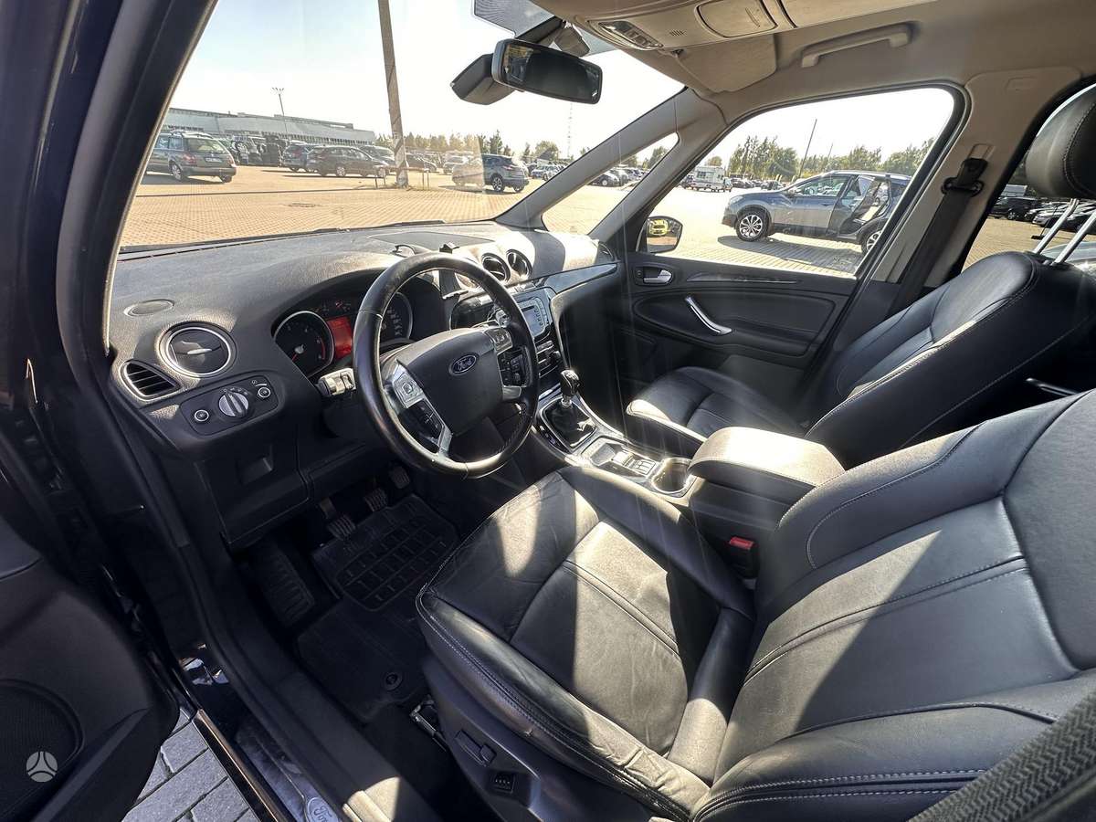 Ford Galaxy 2011 — photo 8