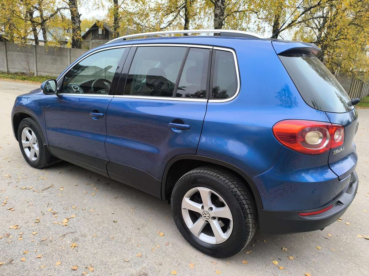 Volkswagen Tiguan 2010 — photo 12