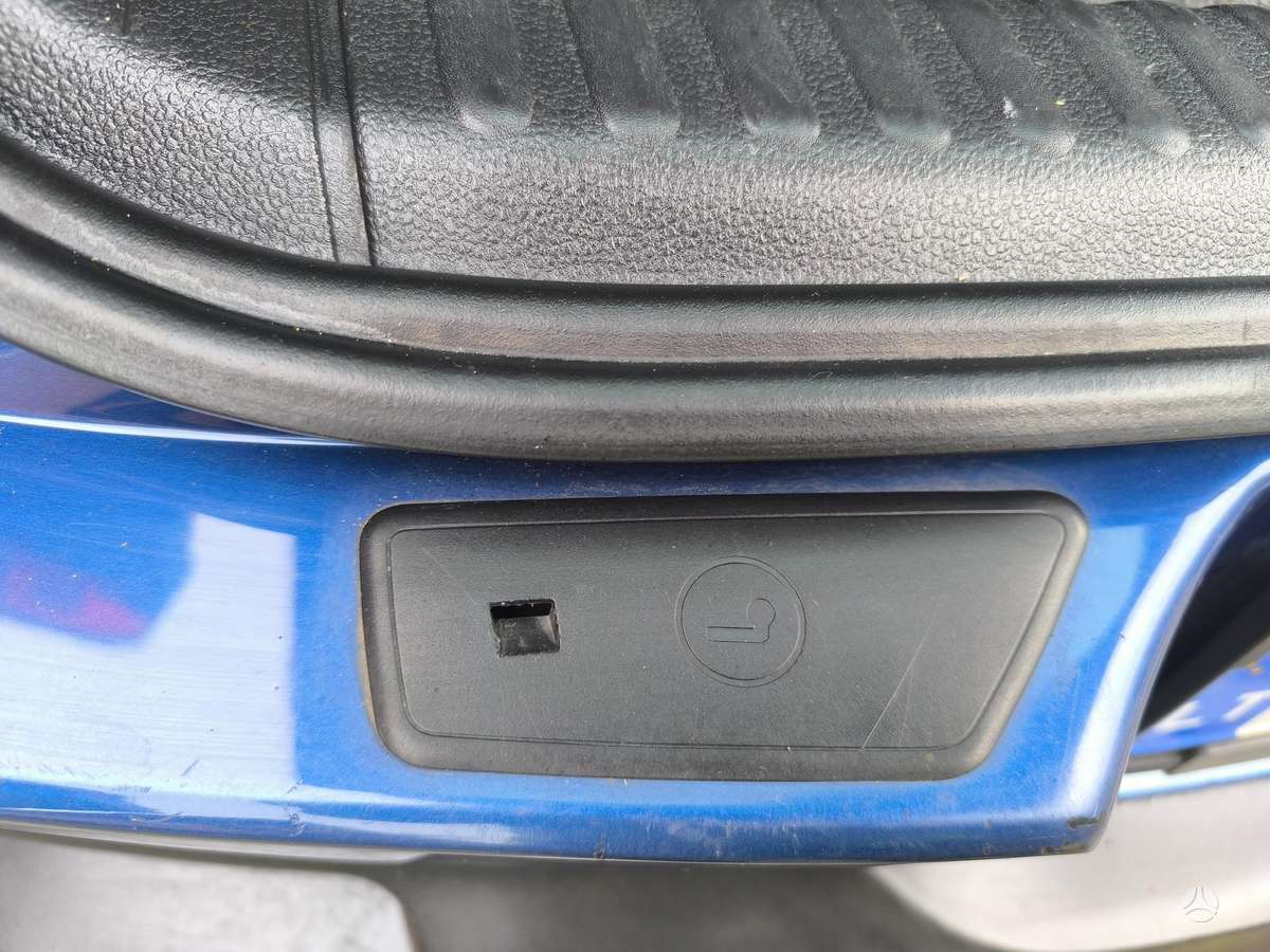 Volkswagen Tiguan 2010 — photo 18