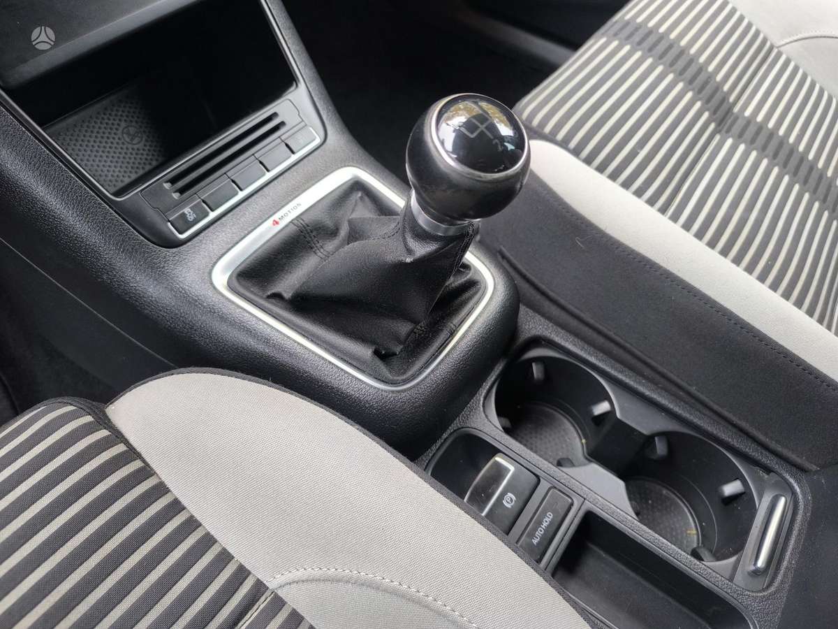 Volkswagen Tiguan 2010 — photo 20