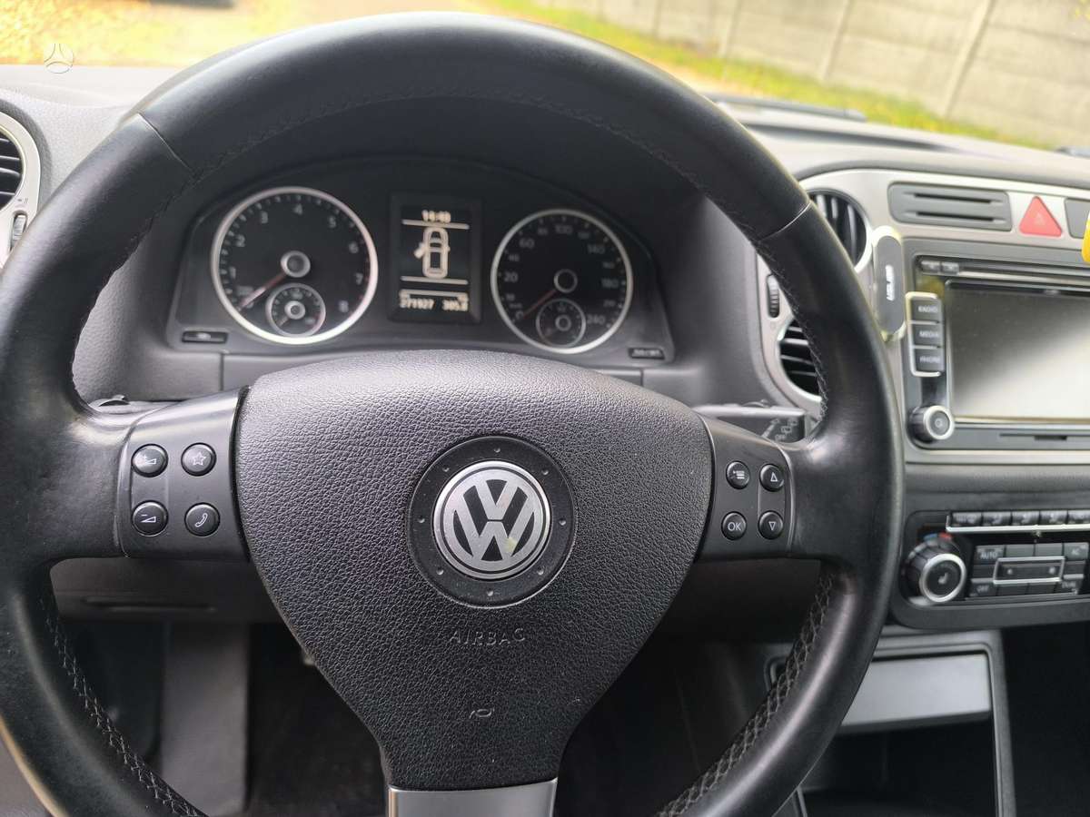 Volkswagen Tiguan 2010 — photo 22