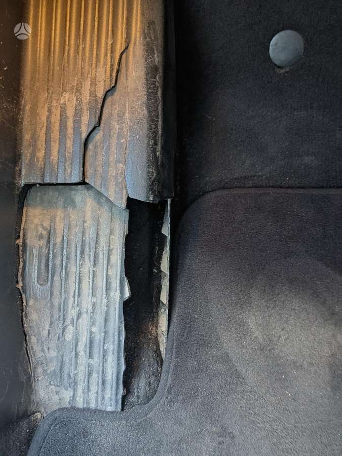 BMW 320 2005 — photo 19