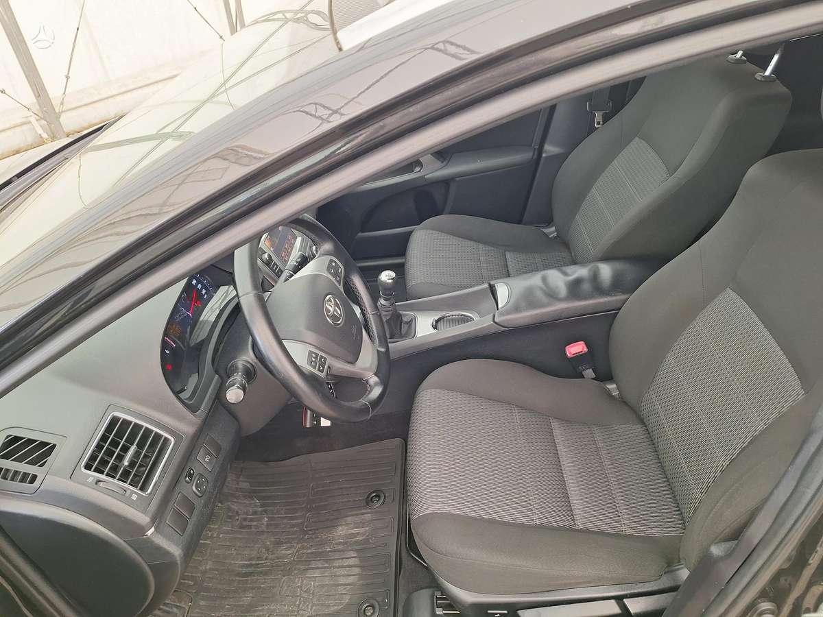 Toyota Avensis 2012 — photo 12