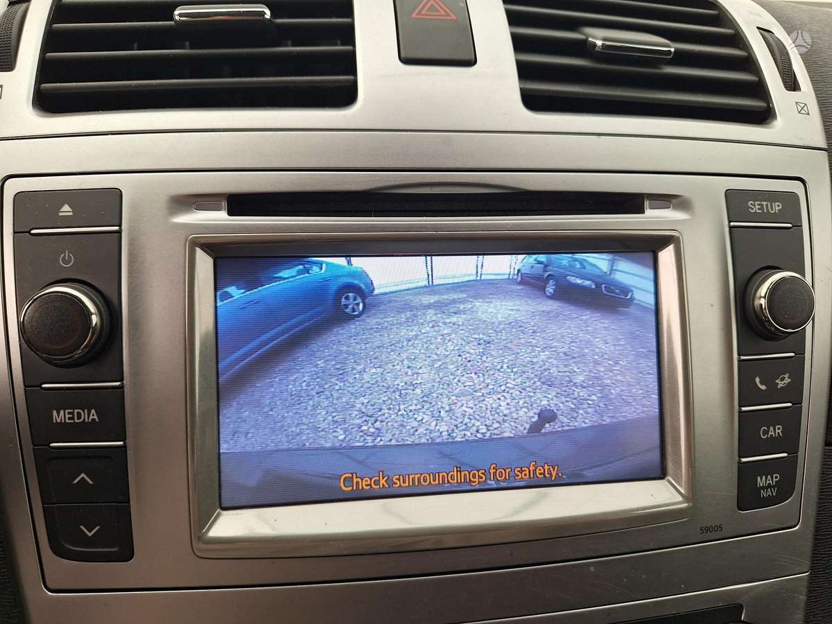 Toyota Avensis 2012 — photo 14
