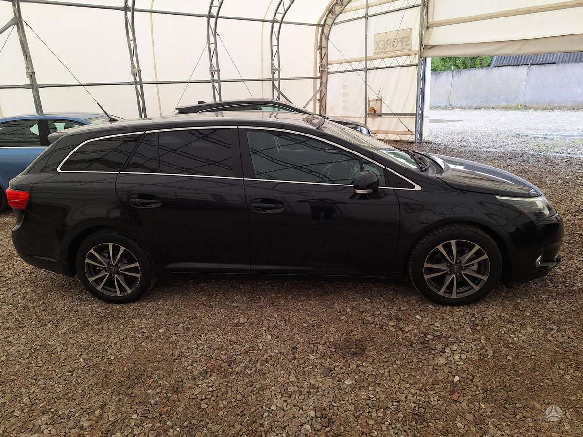 Toyota Avensis 2012 — photo 6