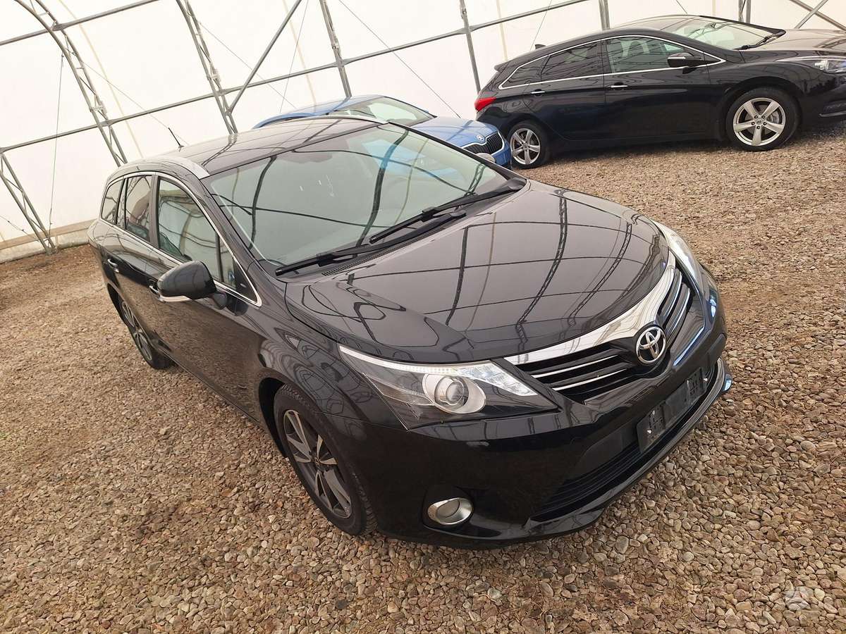 Toyota Avensis 2012 — photo 7
