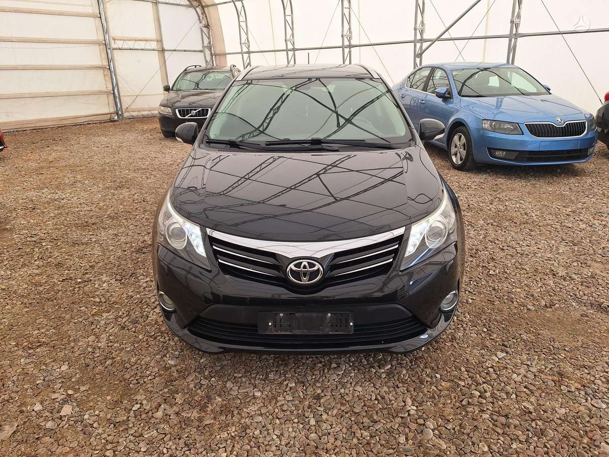 Toyota Avensis 2012 — photo 8
