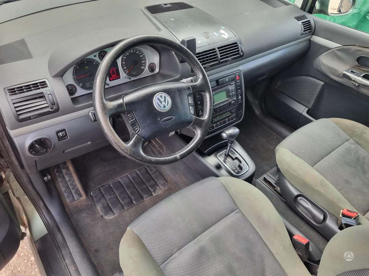 Volkswagen Sharan 2004 — photo 17