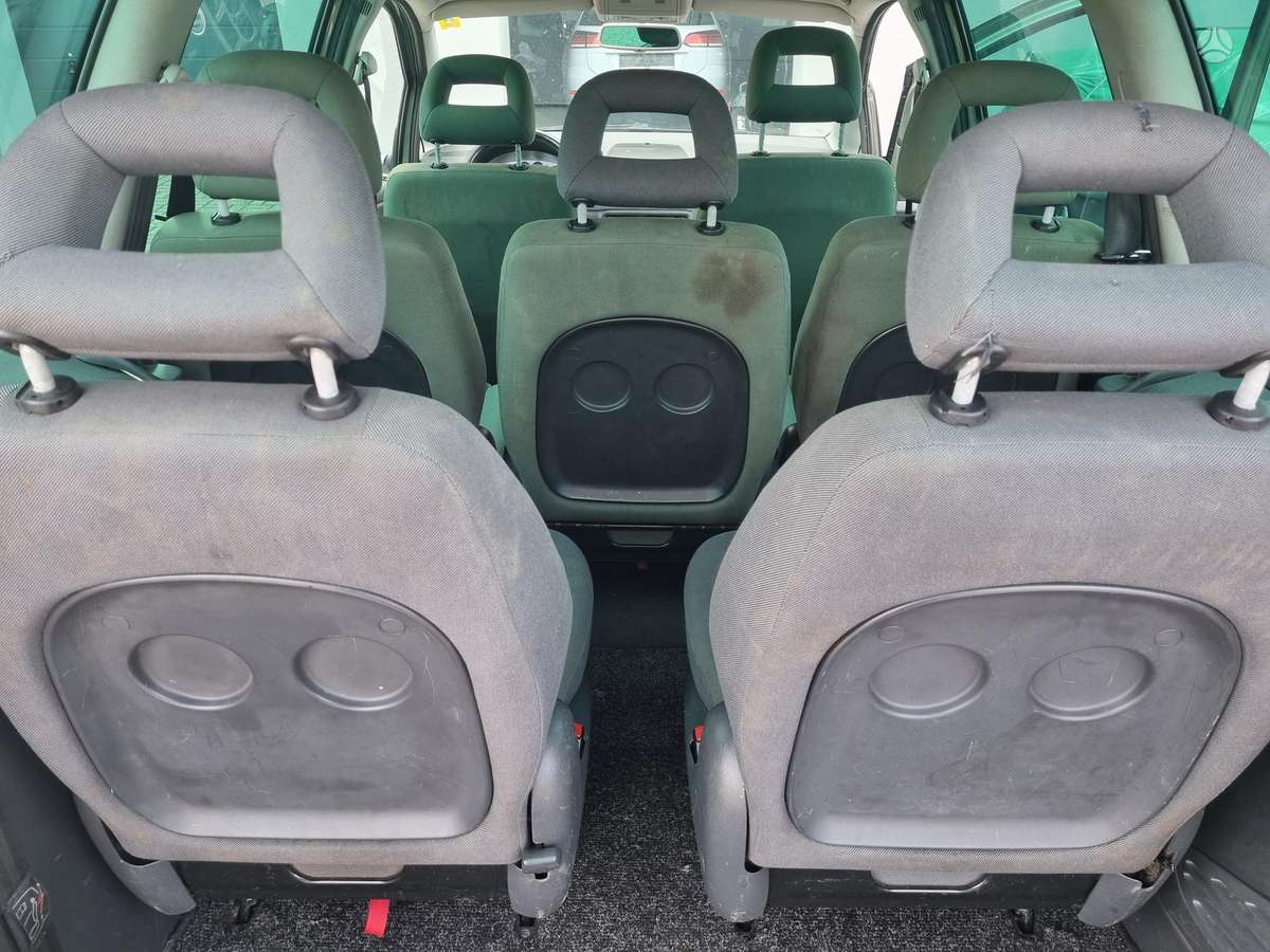 Volkswagen Sharan 2004 — photo 28