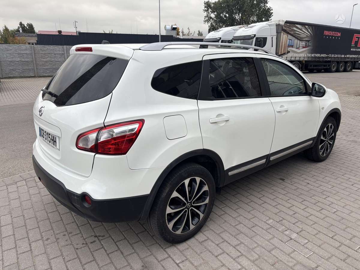 Nissan Qashqai+2 2012 — двигун 1598 cm³, 131 HP (96kW)