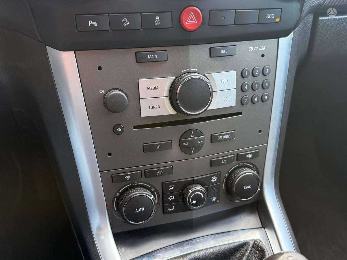 Opel Antara 2014 — фото 11