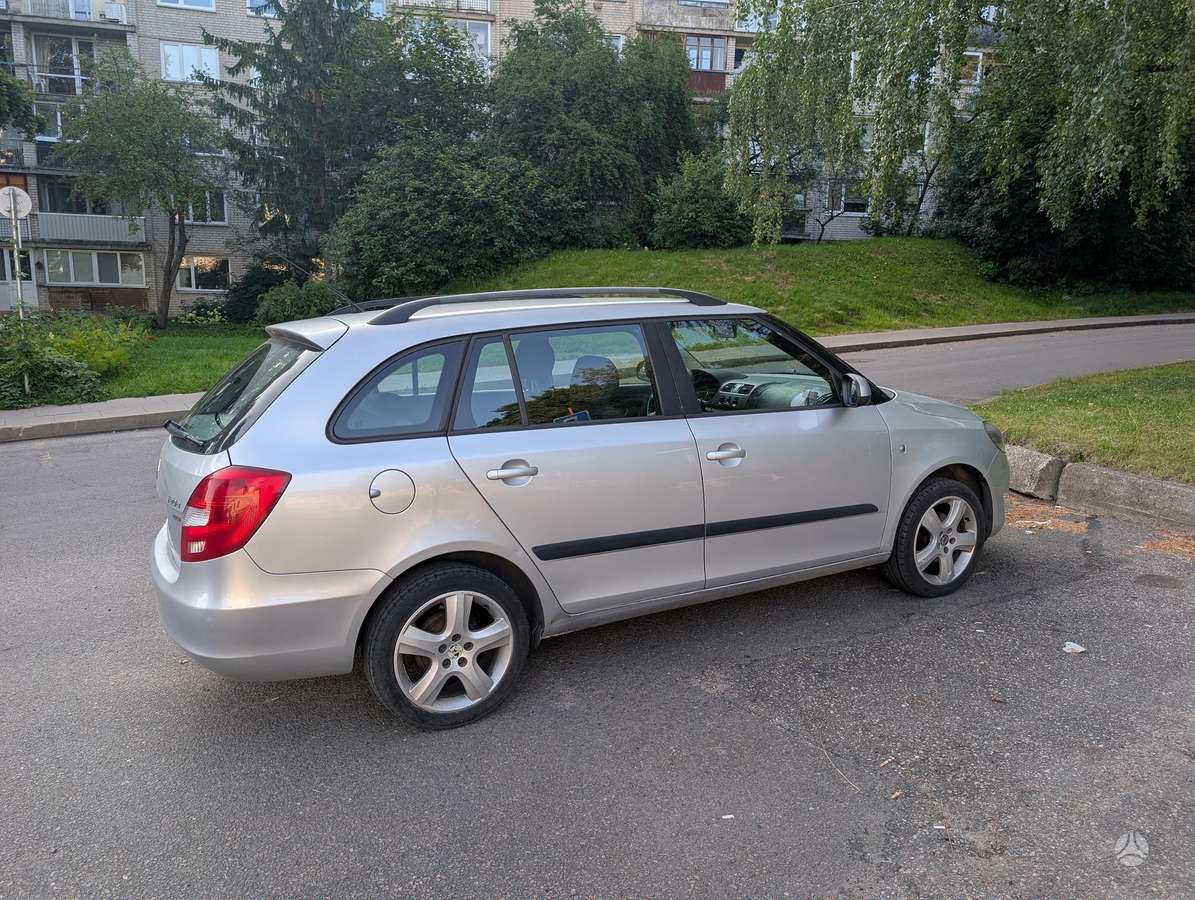 Skoda Fabia 2012 — engine 1198 cm³, 69 HP (51kW)