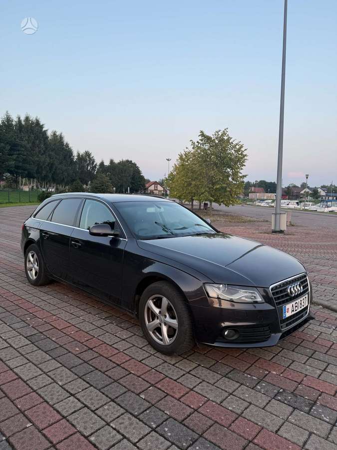 Audi A4 2010 — interior