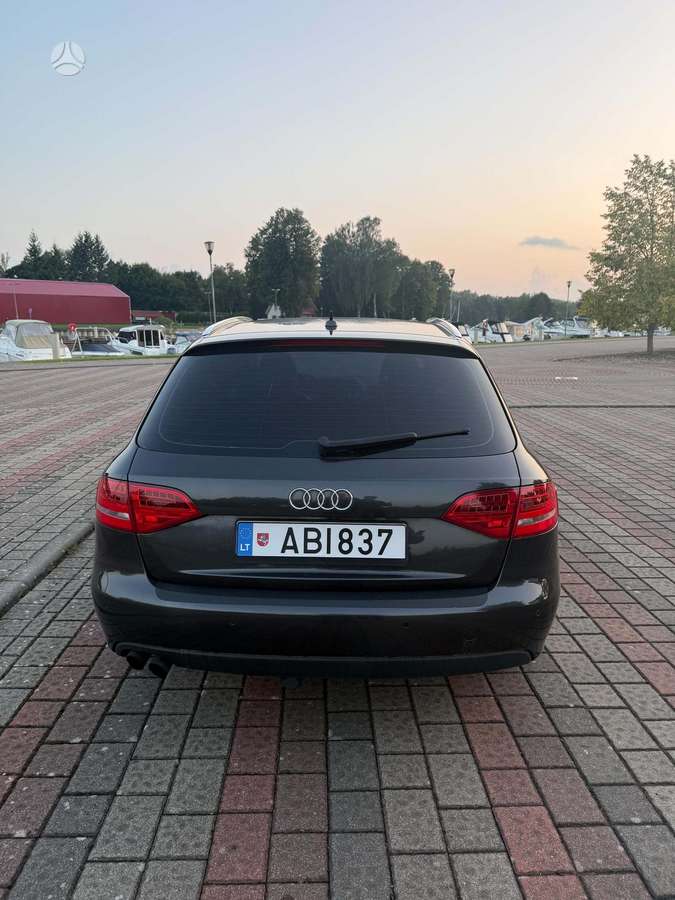 Audi A4 2010 — engine 1798 cm³, 160 HP (118kW)
