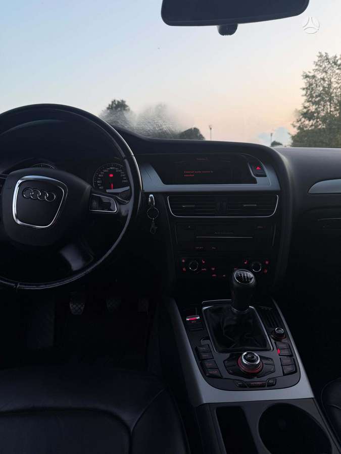 Audi A4 2010 — photo 6