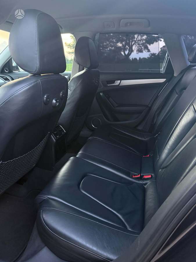 Audi A4 2010 — photo 7