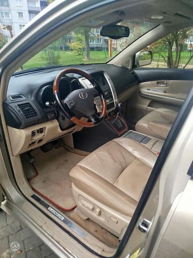Lexus RX 2006 — салон
