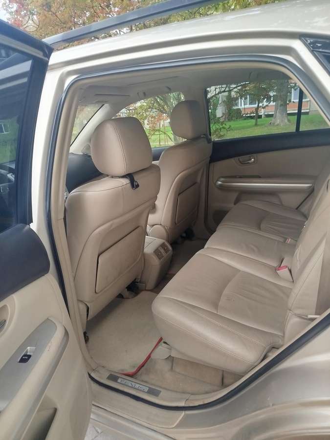 Lexus RX 2006 — двигун 3311 cm³, 211 HP (155kW)