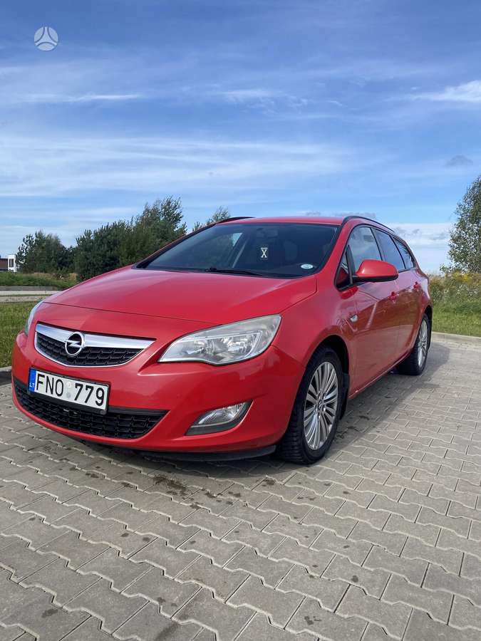 Opel Astra 2011 — двигун 1686 cm³, 110 HP (81kW)
