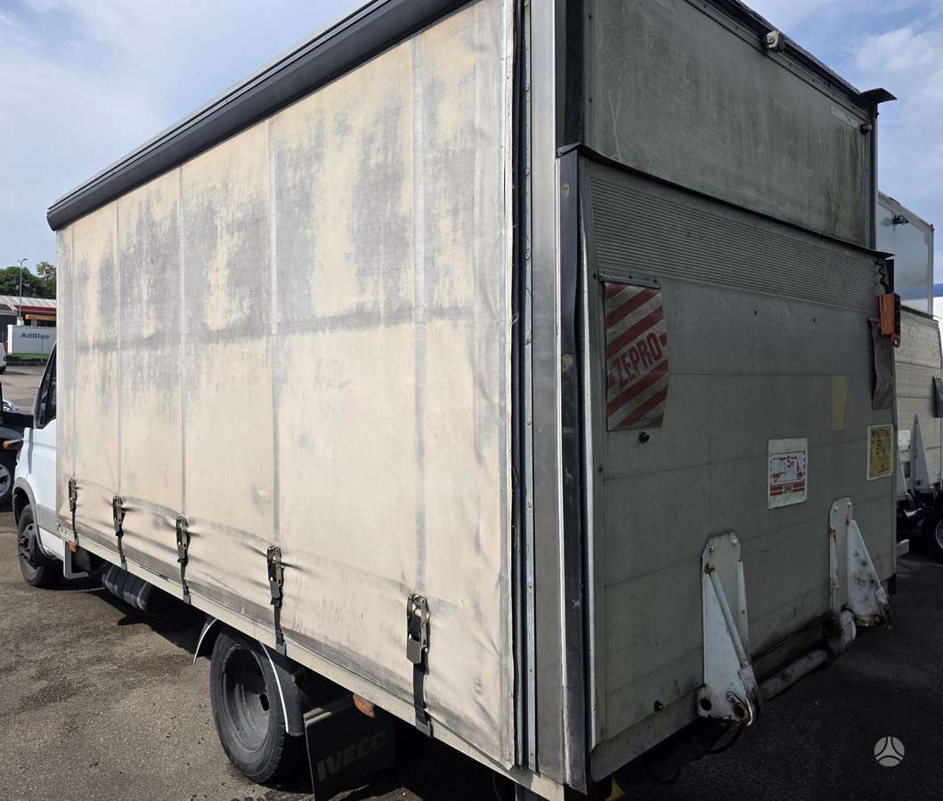 Iveco Daily 2004 — салон