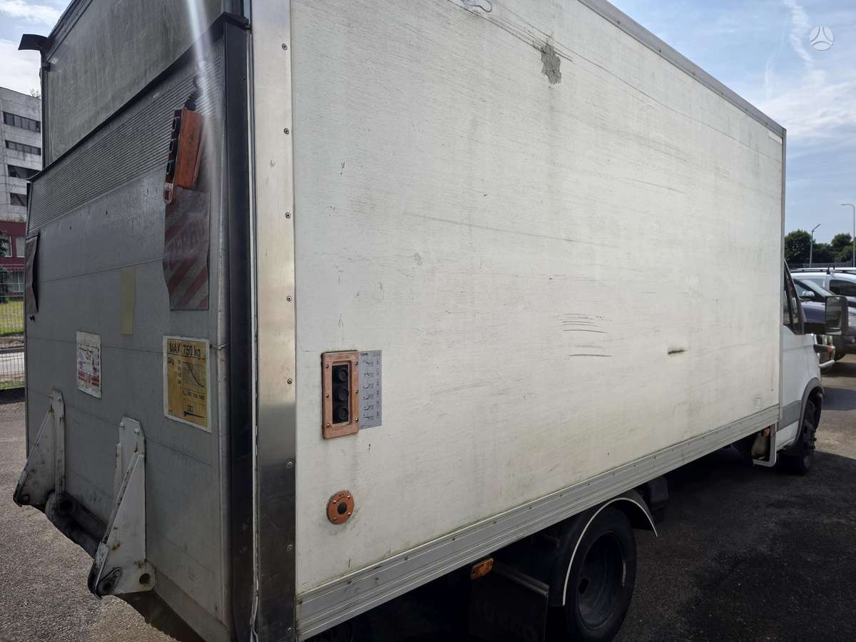 Iveco Daily 2004 — двигун 2800 cm³, 145 HP (107kW)