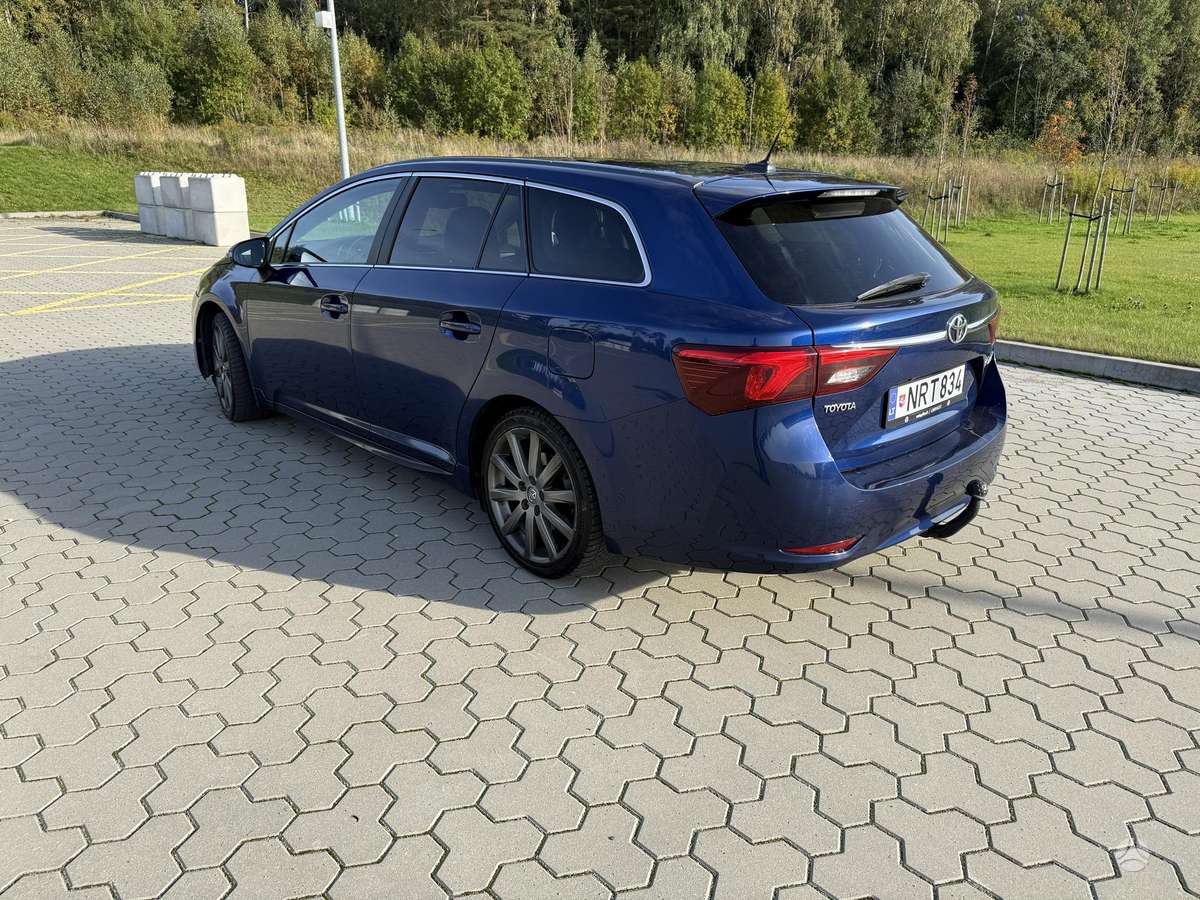 Toyota Avensis 2015 — photo 11