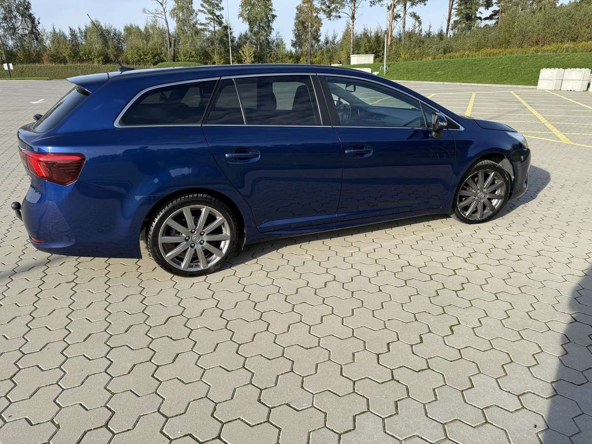 Toyota Avensis 2015 — photo 12