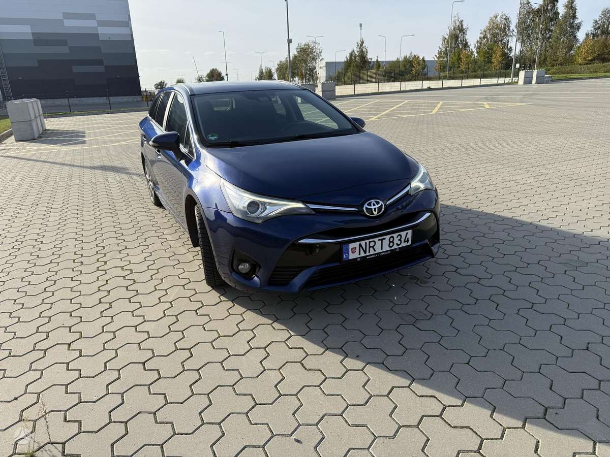 Toyota Avensis 2015 — photo 13
