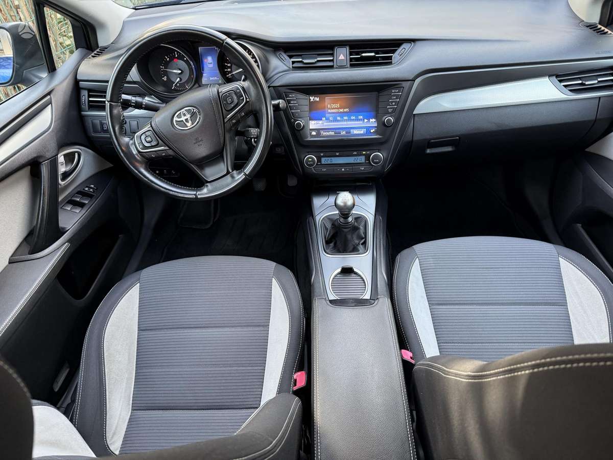 Toyota Avensis 2015 — photo 15