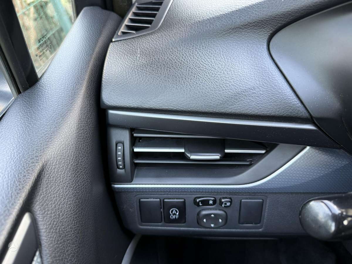 Toyota Avensis 2015 — photo 20
