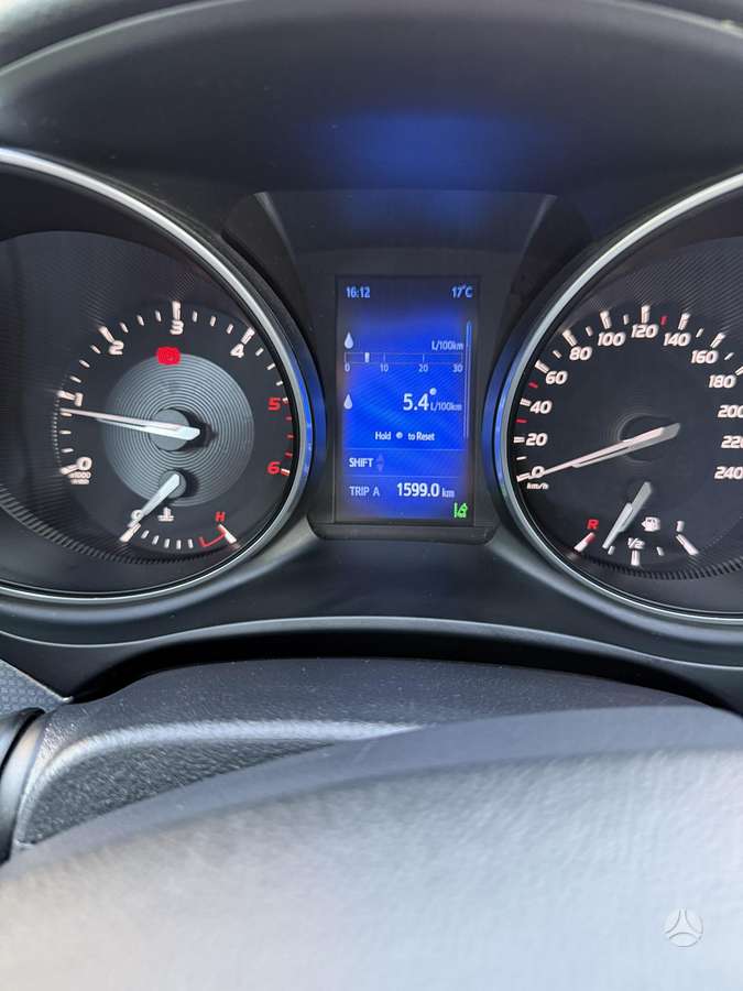 Toyota Avensis 2015 — photo 21