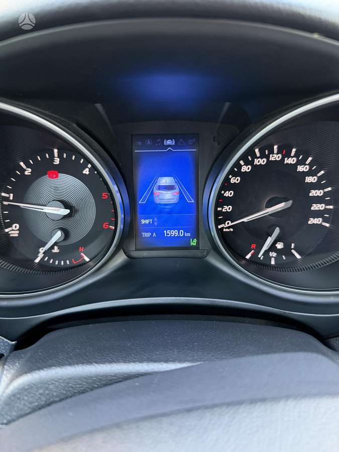Toyota Avensis 2015 — photo 22