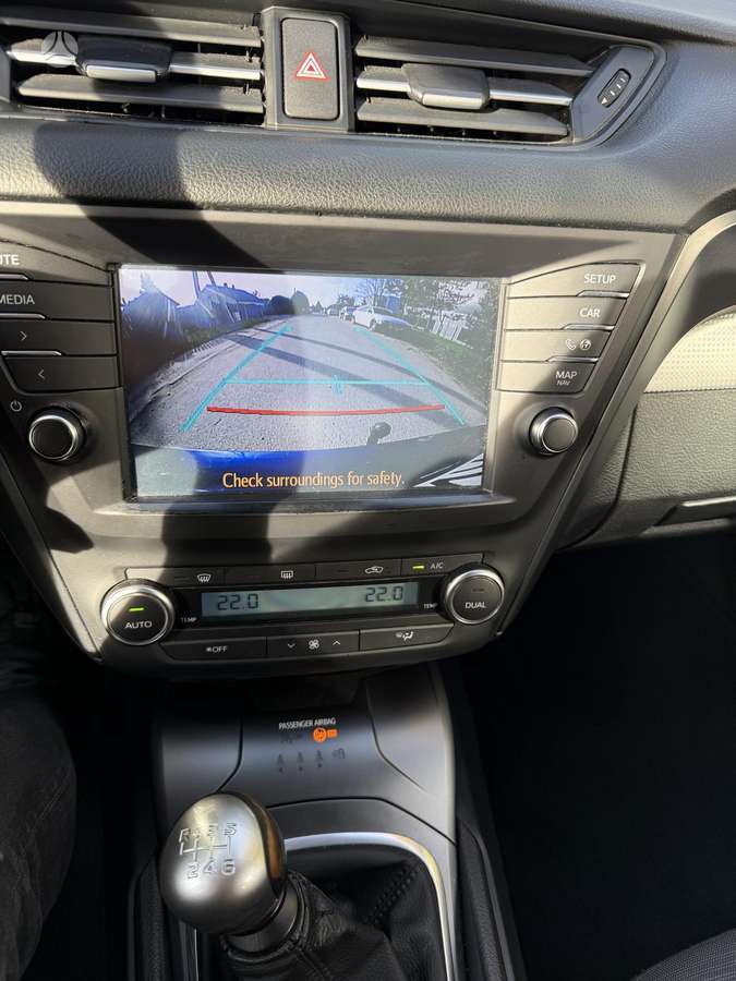 Toyota Avensis 2015 — photo 24