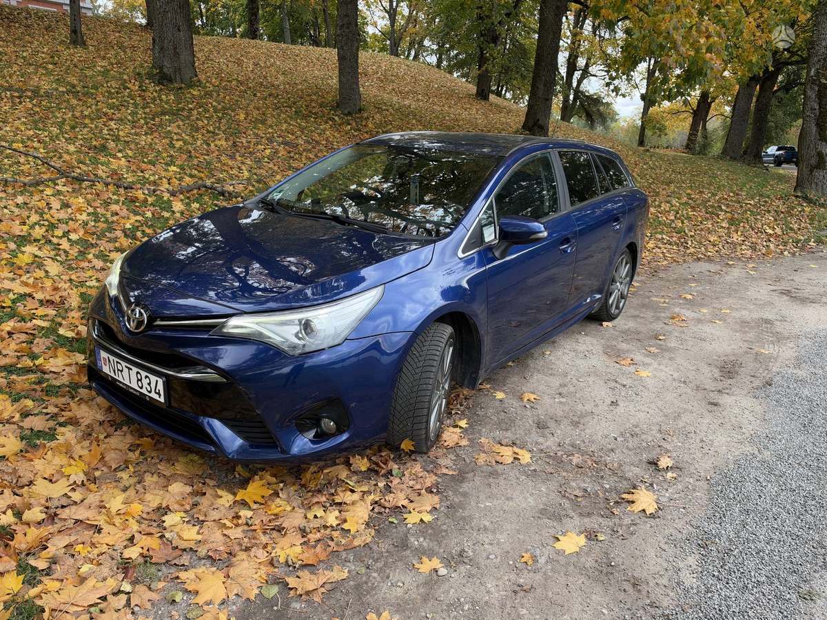 Toyota Avensis 2015 — engine 1600 cm³, 111 HP (82kW)