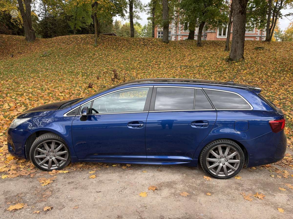 Toyota Avensis 2015 — photo 7