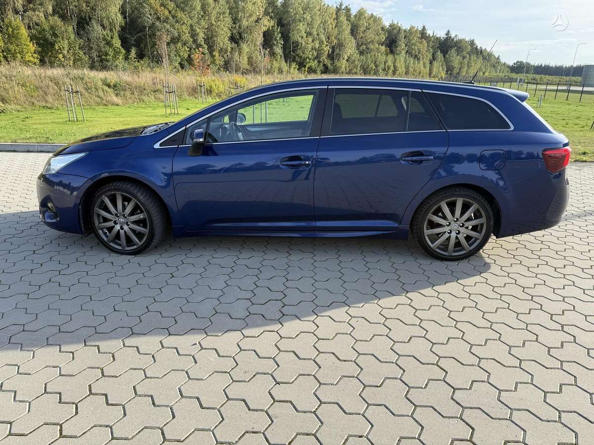 Toyota Avensis 2015 — photo 9
