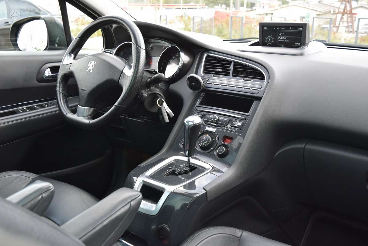 Peugeot 5008 2014 — photo 12